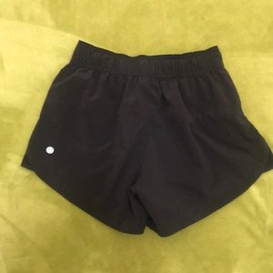Lululemon Black Size 4 Reversible Shorts